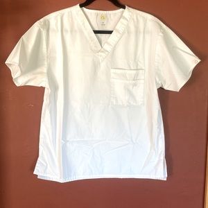 Wink Scrub Top, White, Men’s Small